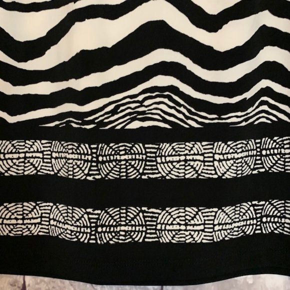 Chico's Size M Black & White Skirt - Picture 8 of 9